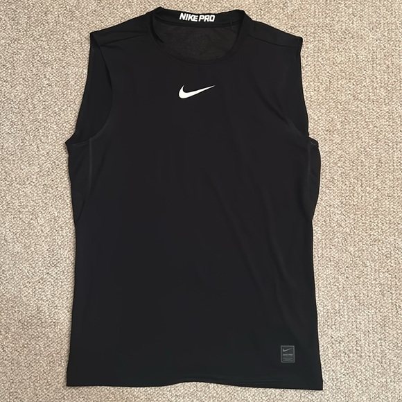 Great Condition Men’s Nike Pro Dri-Fit Fitted Sleeveless Tank Top (Black, Large) - Picture 5 of 13